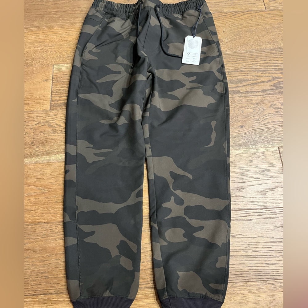 NWT Abercrombie & Fitch men’s camouflage drawstring jogger size xs